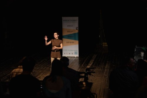 "Zabijáci autenticity/ Tělo jako komunikační nástroj i zbraň"